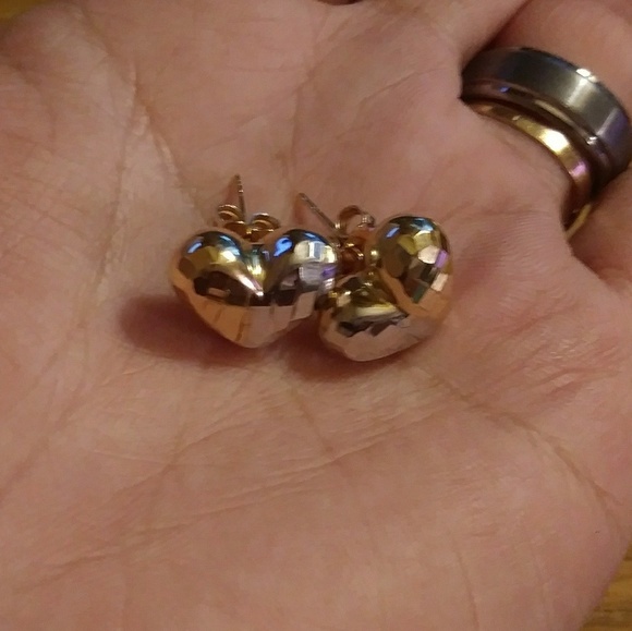 18K Saudi Gold Earring - Picture 4 of 7